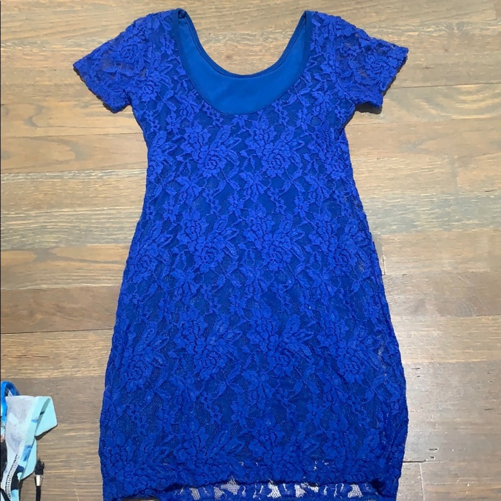 Blue lace Cheryl kids dress - Picture 2 of 3